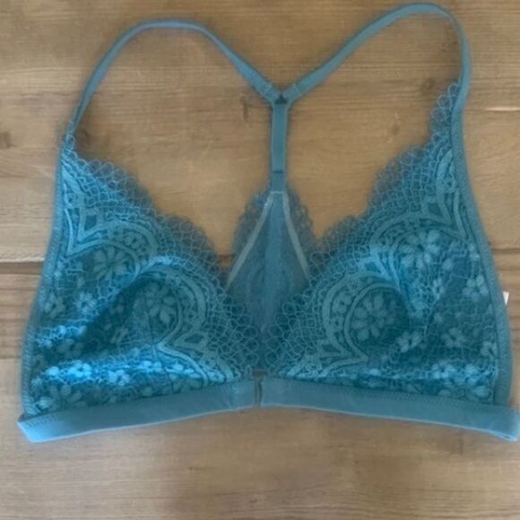 ✨ Victoria's Secret Front-Close Bralette Crochet Lace✨ - Picture 6 of 8